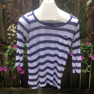 Cute light weight T-shirt!